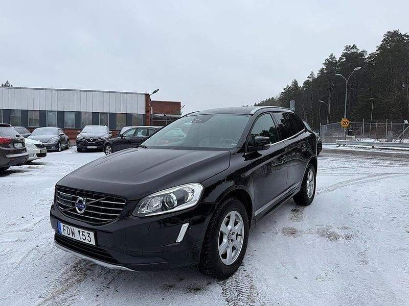 Svart Begagnad 2016 Volvo XC60 Standard SUV | 169 900 kr (Dyr) - Bild 1/4