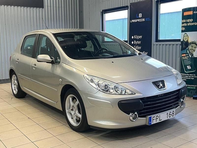Grå Begagnad 2007 Peugeot 307 Halvkombi | 49 900 kr (Lite dyr) - Bild 1/4
