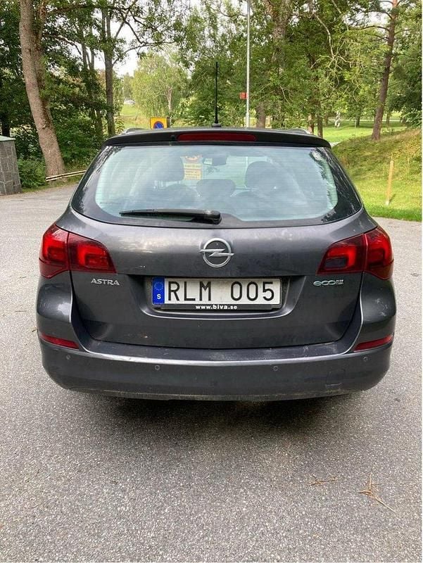 Grå Begagnad 2011 Opel Astra Enjoy Kombi | 27 900 kr (Superpris) - Bild 1/4