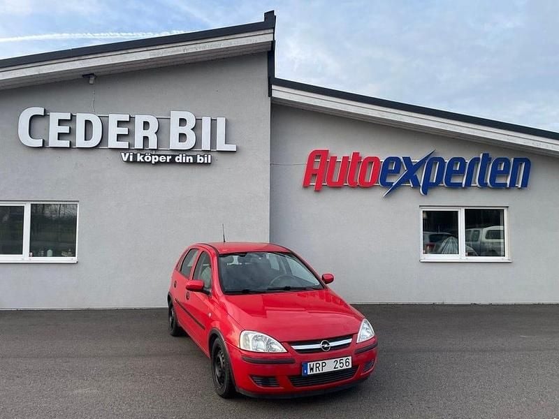 Röd Begagnad 2005 Opel Corsa Halvkombi | 17 000 kr (Bra pris) - Bild 1/4