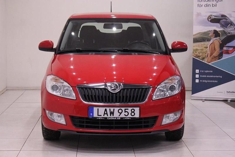 Begagnad Skoda Fabia Elegance 86 HK (63 kW) 2013 Röd Halvkombi