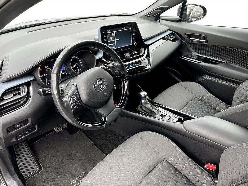 Begagnad Toyota C-HR Edition 122 HK (89 kW) 2021 Svart SUV