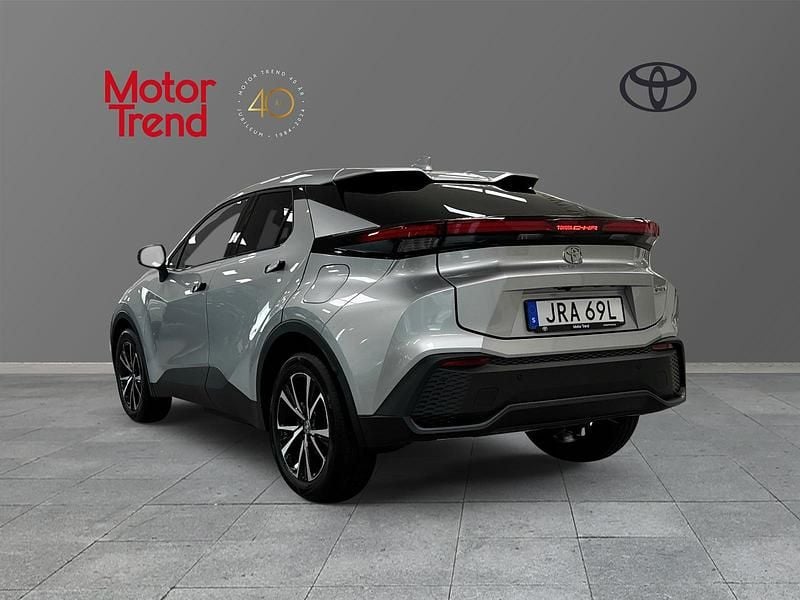 Begagnad Toyota C-HR 2024 Silver SUV