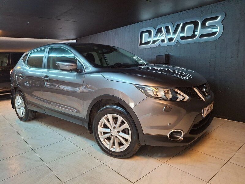 Grå Begagnad 2015 Nissan Qashqai SUV | 129 900 kr (Marknadspris) - Bild 1/4