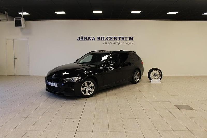 Svart Begagnad 2013 BMW 320 M Sport Kombi | 134 900 kr (Marknadspris) - Bild 1/4
