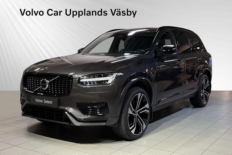 Grå Begagnad 2024 Volvo XC90 Ultra SUV | 764 900 kr (Marknadspris) - Bild 1/3
