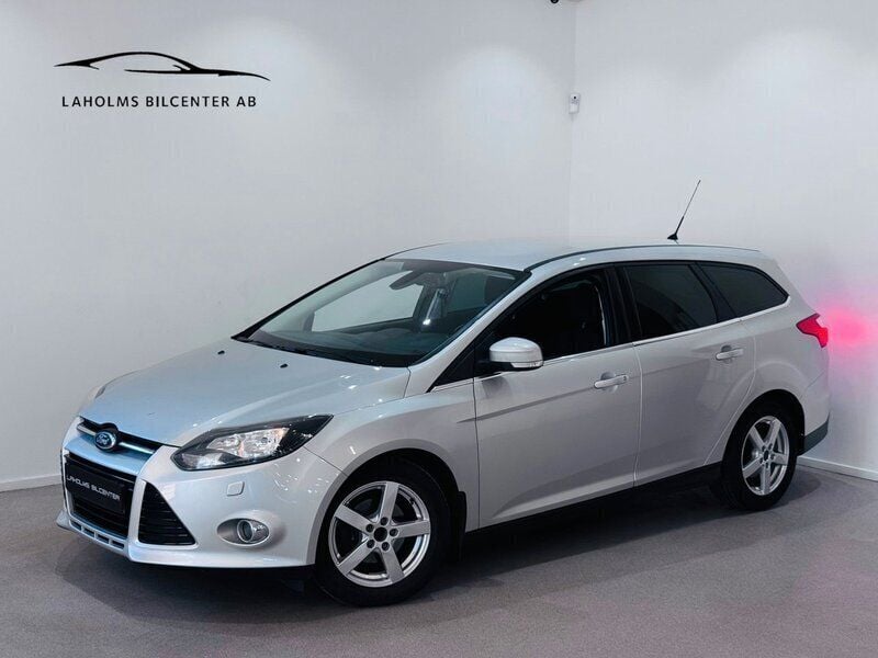 Grå Begagnad 2013 Ford Focus Titanium Kombi | 49 900 kr (Marknadspris) - Bild 1/4