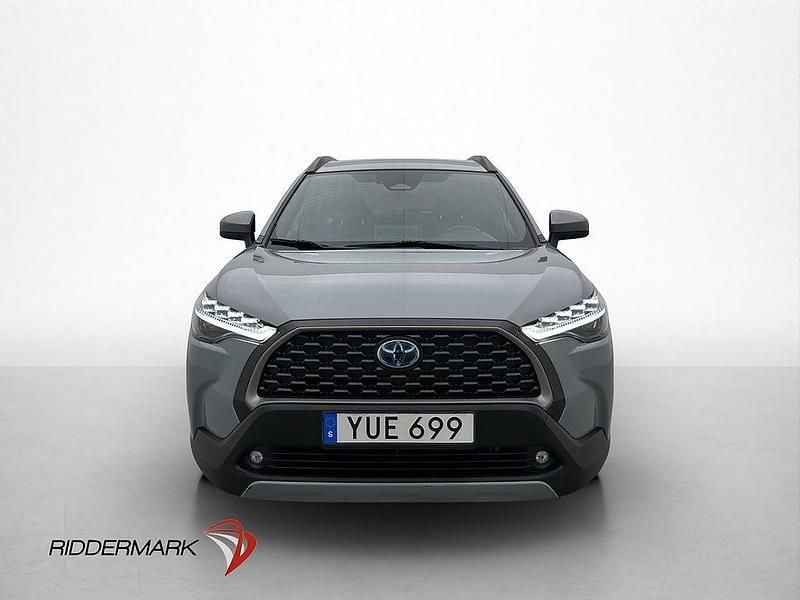 Begagnad Toyota Corolla Cross Style 197 HK (144 kW) 2022 Grå SUV