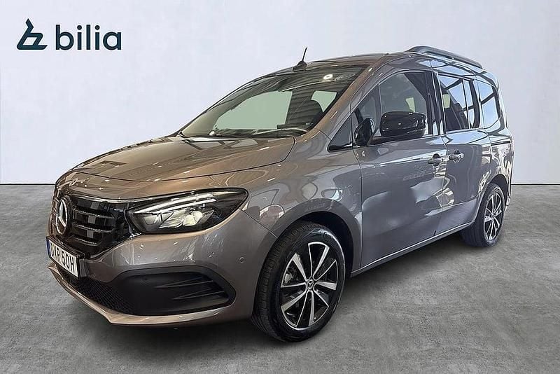 Begagnad Mercedes EQT200 91 kW (124 HK) 2023 Grå Minibuss