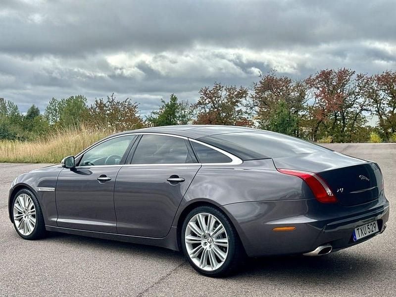 Begagnad Jaguar XJ 385 HK (283 kW) 2010 Mörkgrå Sedan