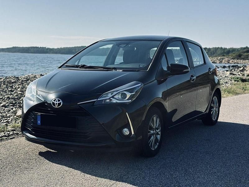 Begagnad 2018 Toyota Yaris Active Halvkombi | 114 000 kr (Marknadspris) - Bild 1/4