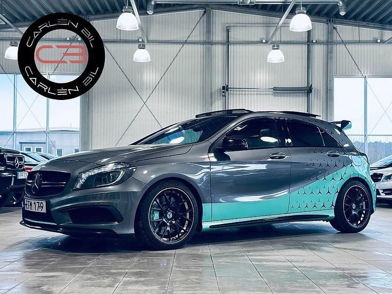 Mörkgrå (grå metallic) Begagnad 2014 Mercedes A45 AMG AMG Halvkombi | 244 900 kr (Marknadspris) - Bild 1/4