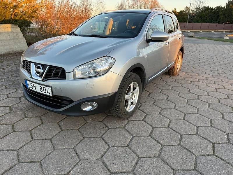 Silver Begagnad 2011 Nissan Qashqai +2 SUV | 61 500 kr (Marknadspris) - Bild 1/4