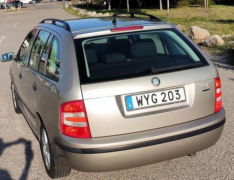 Brun Begagnad 2006 Skoda Fabia Kombi | 34 900 kr (Dyr) - Bild 1/4