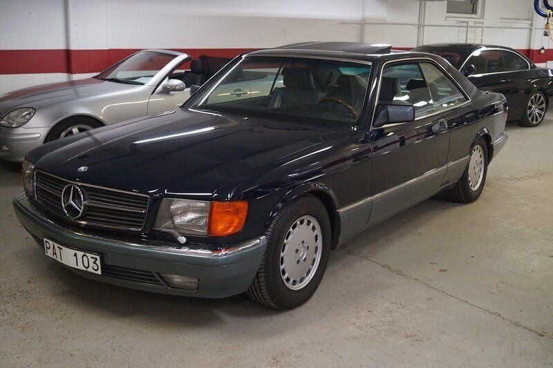 Begagnad Mercedes 500 245 HK (180 kW) 1986 Mörkblå