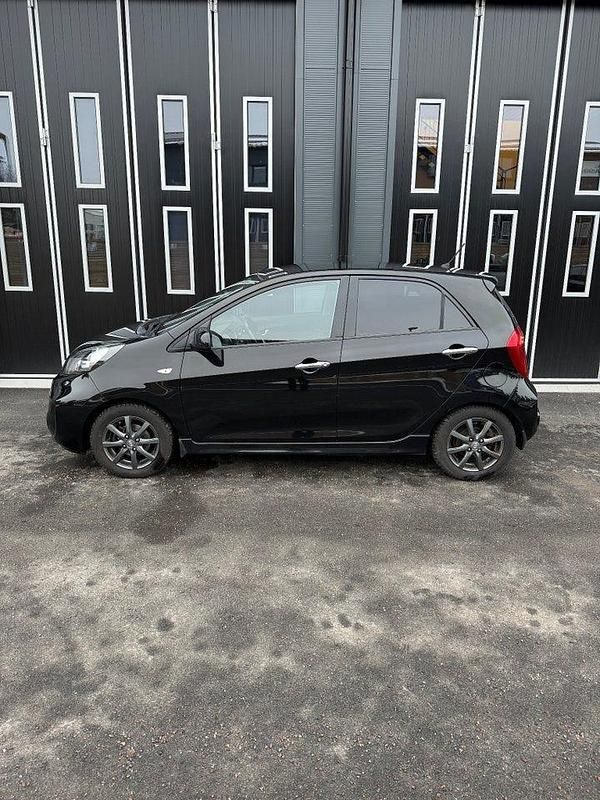 Begagnad Kia Picanto 67 HK (49 kW) 2015 Svart Halvkombi