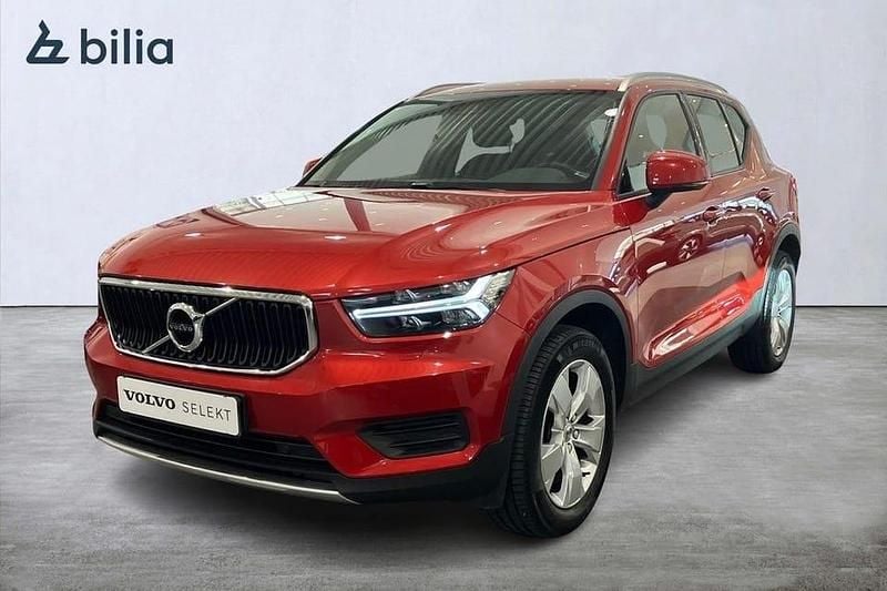 Röd Begagnad 2021 Volvo XC40 Momentum SUV | 309 900 kr (Marknadspris) - Bild 1/3