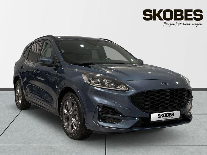 Blå Begagnad 2021 Ford Kuga ST-Line SUV | 239 000 kr (Marknadspris) - Bild 1/3