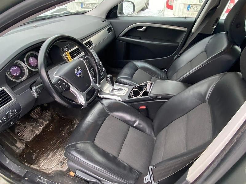 Begagnad Volvo V70 Momentum 163 HK (119 kW) 2011 Kombi