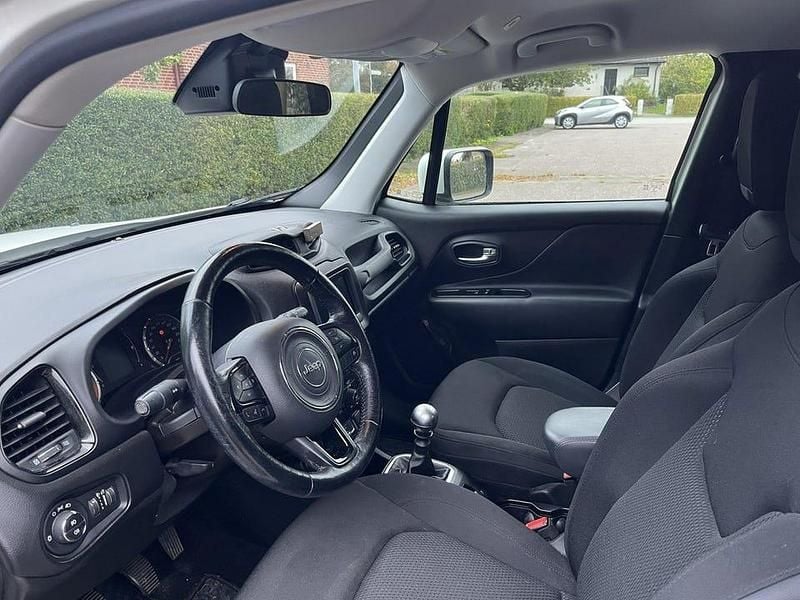 Begagnad Jeep Renegade Night Eagle 120 HK (88 kW) 2020 Vit SUV