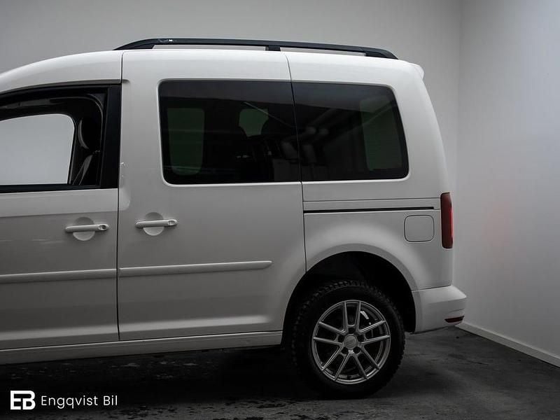 Begagnad VW Caddy 150 HK (110 kW) 2018 Vit Minibuss