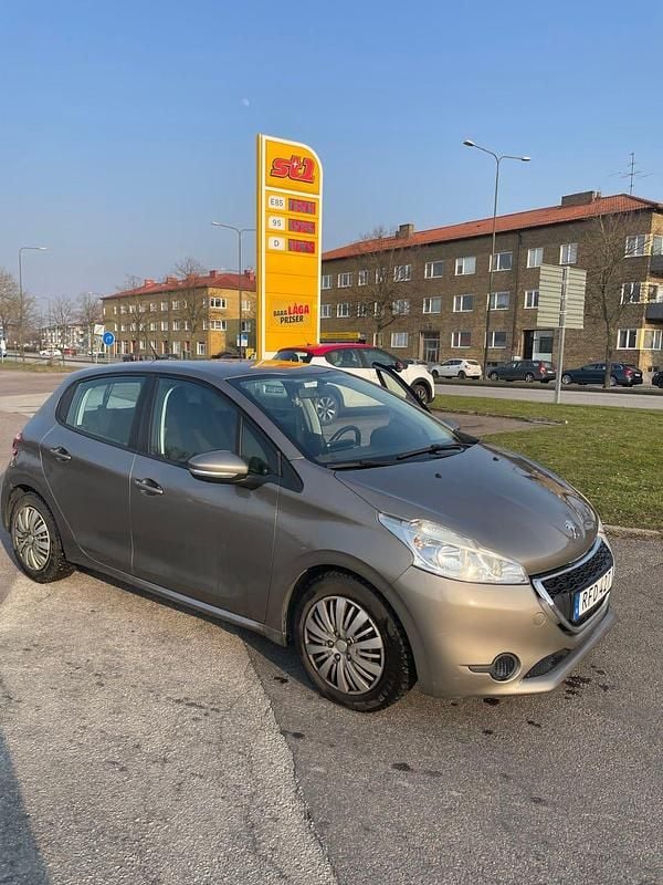Begagnad 2012 Peugeot 208 Halvkombi | 54 900 kr (Marknadspris) - Bild 1/4