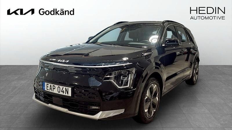 Svart (black) Begagnad 2022 Kia e-Niro 2 SUV | 309 900 kr (Lite dyr) - Bild 1/4