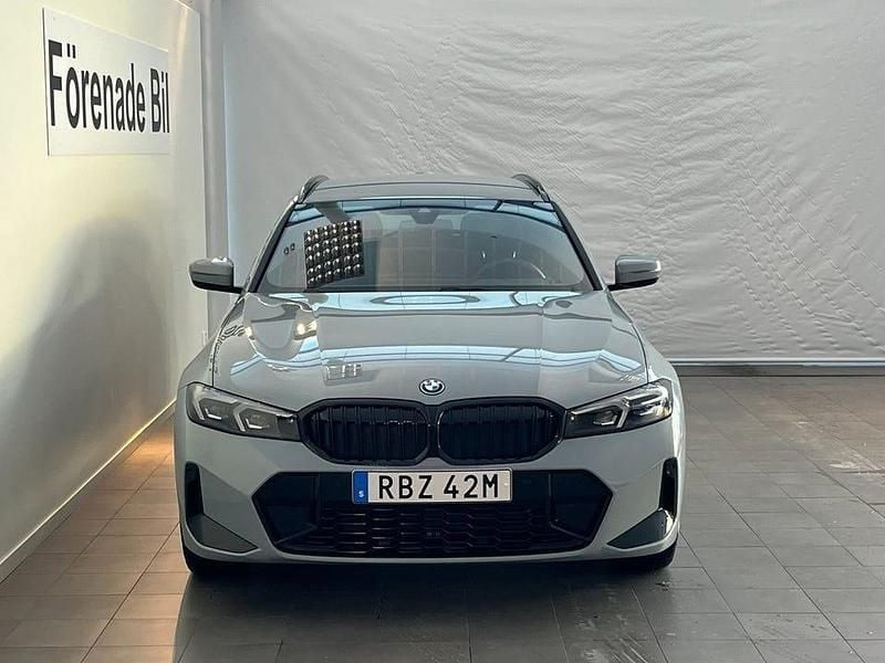 Begagnad BMW 330 M Sport 184 HK (135 kW) 2025 Brooklyn grå metallic Kombi