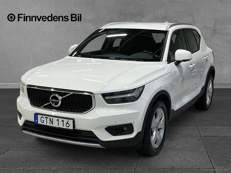 Vit Begagnad 2018 Volvo XC40 Momentum SUV | 264 000 kr (Marknadspris) - Bild 1/4