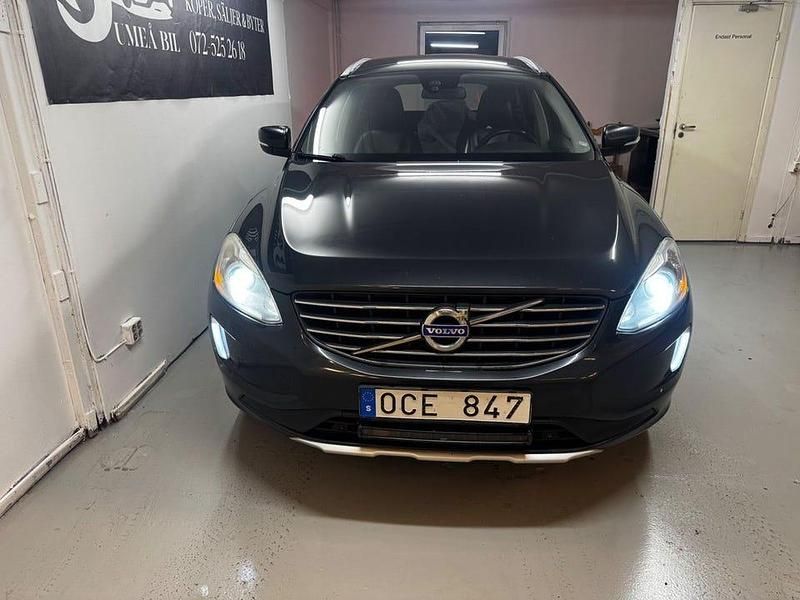 Begagnad Volvo XC60 Summum 163 HK (119 kW) 2014 Grå SUV