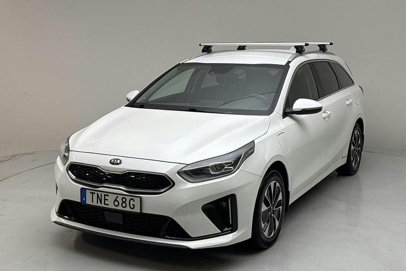 Vit Begagnad 2020 Kia Ceed Sportswagon Advance Kombi | 191 000 kr (Bra pris) - Bild 1/4