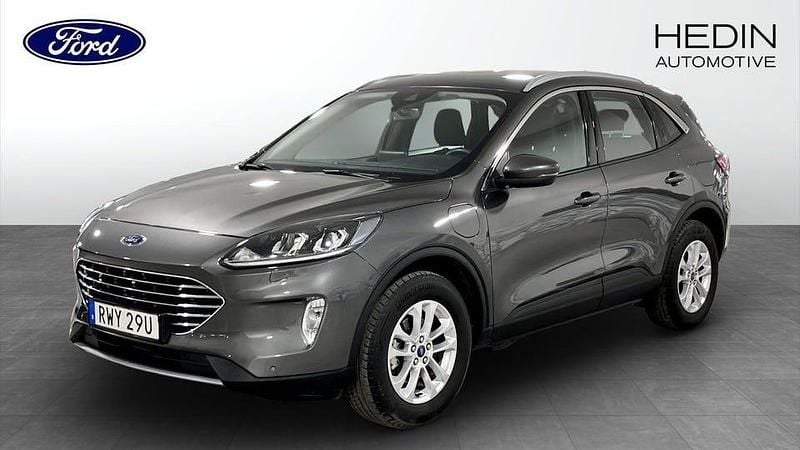 Grå Begagnad 2023 Ford Kuga Titanium SUV | 269 900 kr (Marknadspris) - Bild 1/4