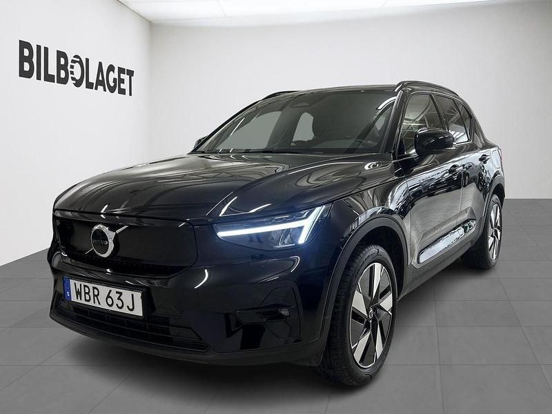 Svart Begagnad 2024 Volvo EX40 Plus SUV | 499 800 kr (Marknadspris) - Bild 1/4