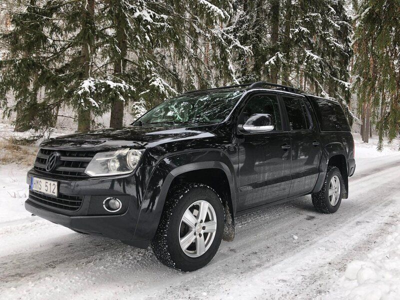 Svart Begagnad 2012 VW Amarok Pickup | 70 000 kr - Bild 1/4