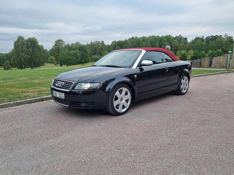 Svart Begagnad 2004 Audi S4 Cabriolet Cab | 130 000 kr - Bild 1/4