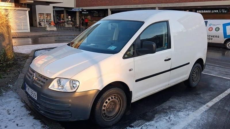 Begagnad VW Caddy 109 HK (80 kW) 2010 Minibuss