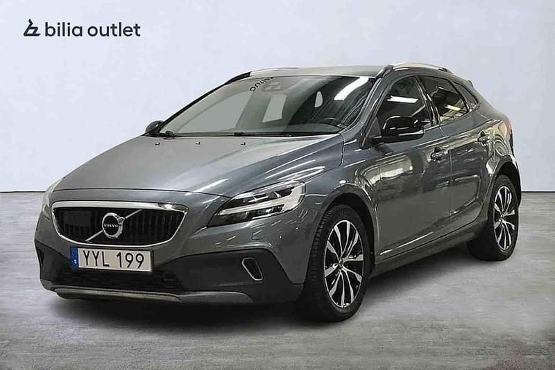 Grå Begagnad 2019 Volvo V40 CC Kombi | 189 900 kr (Marknadspris) - Bild 1/1