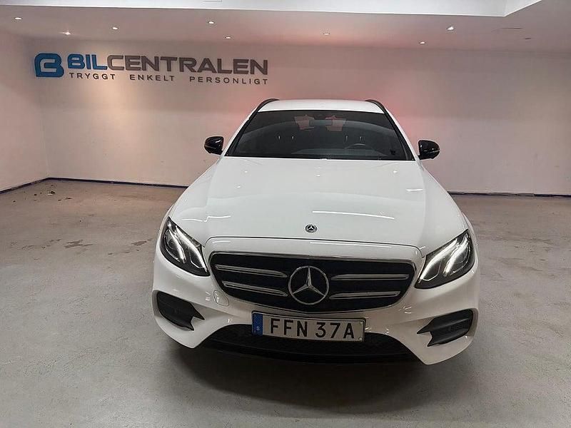 Begagnad Mercedes E300 AMG line 194 HK (142 kW) 2019 Vit Kombi