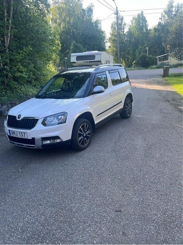 Vit Begagnad 2014 Skoda Yeti Outdoor SUV | 89 000 kr (Bra pris) - Bild 1/4
