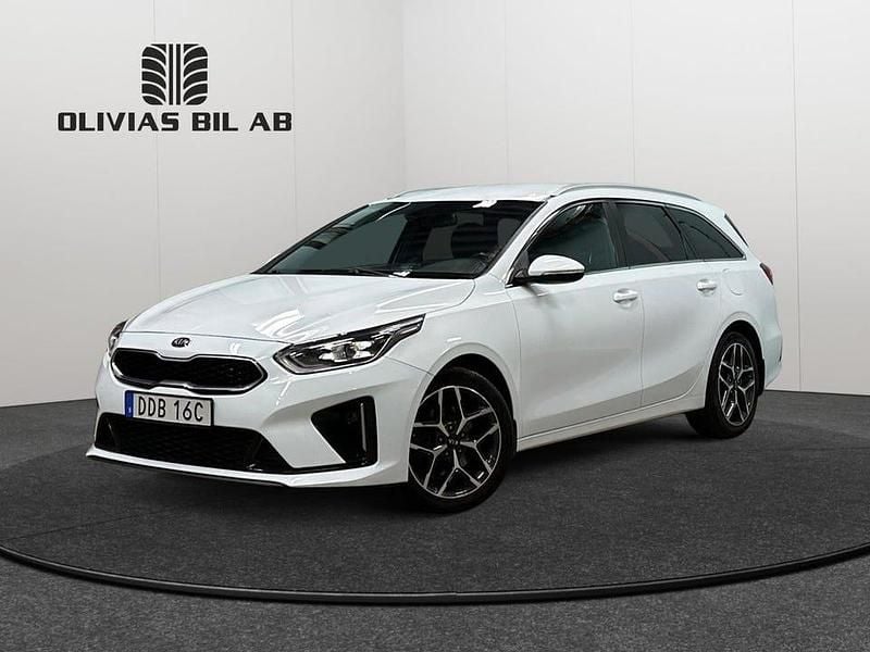 Vit Begagnad 2019 Kia Ceed Sportswagon GT-Line Kombi | 199 400 kr (Marknadspris) - Bild 1/4