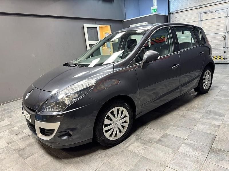 Begagnad Renault Scénic III 110 HK (80 kW) 2010 Grå Minibuss