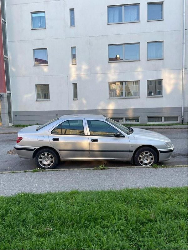 Grå Begagnad 2000 Peugeot 406 Sedan | 15 000 kr - Bild 1/4