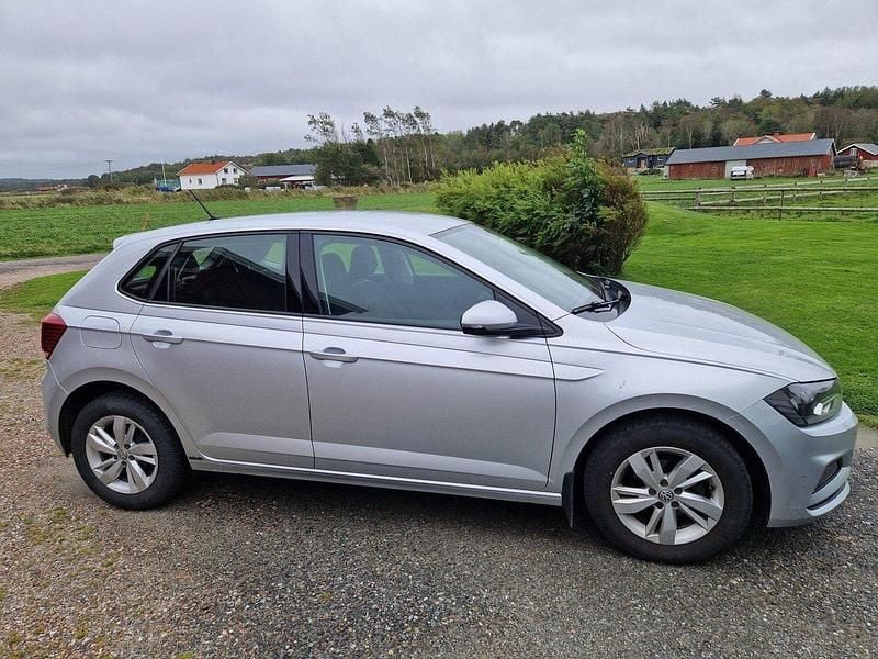 Silver Begagnad 2020 VW Polo Halvkombi | 133 000 kr (Marknadspris) - Bild 1/3