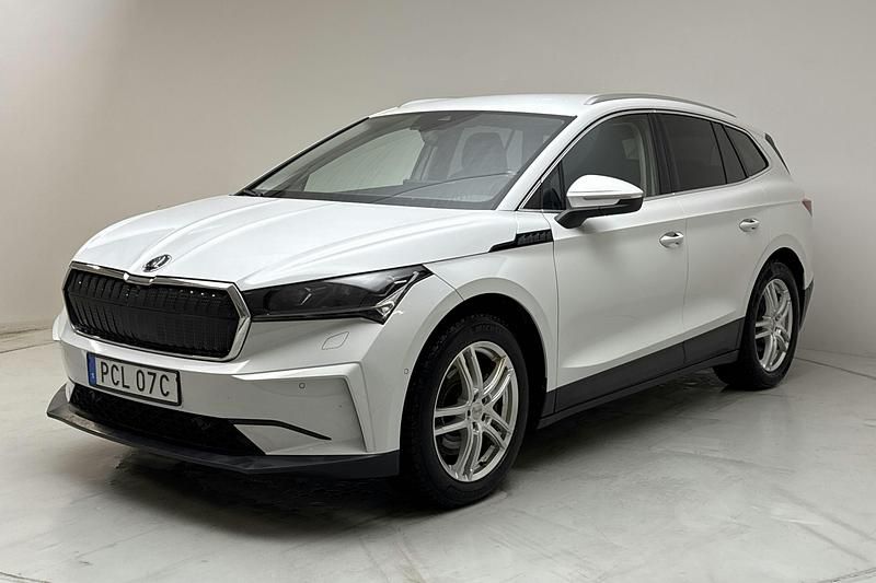 Vit Begagnad 2023 Skoda Enyaq iV SUV | 289 000 kr (Superpris) - Bild 1/4