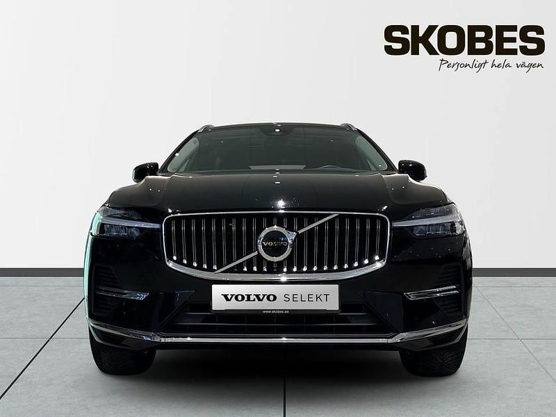 Begagnad Volvo XC60 Core 355 HK (261 kW) 2023 Svart SUV