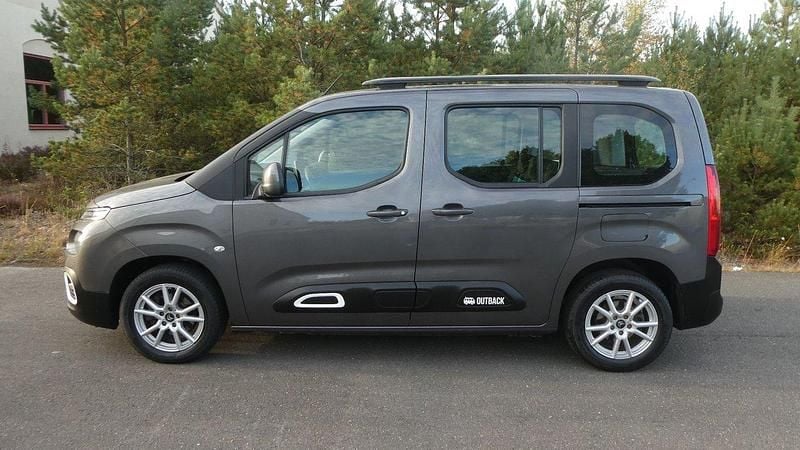 Begagnad Citroën Berlingo PureTech 111 HK (81 kW) 2018 Grå Minibuss