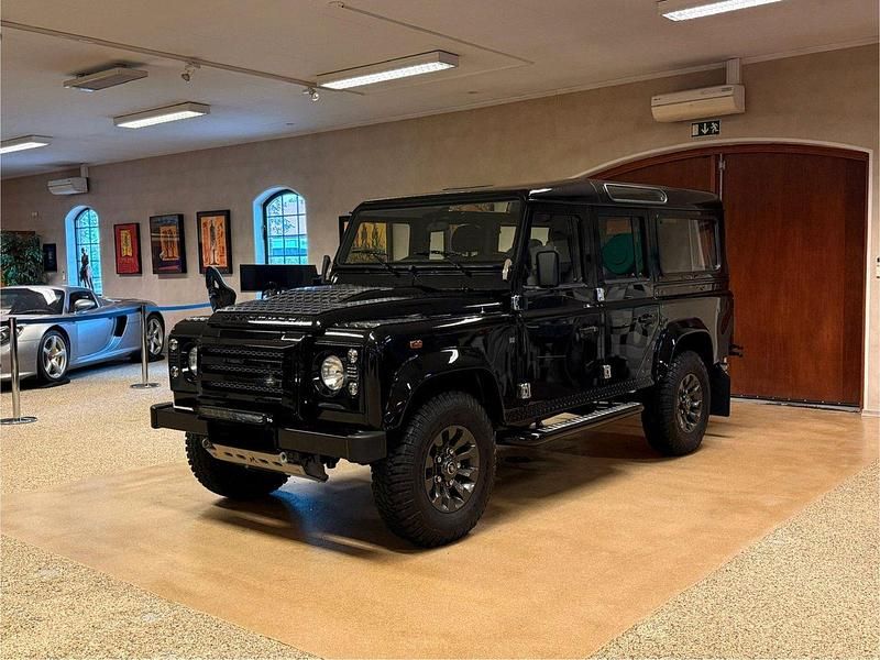 Svart Begagnad 2011 Land Rover Defender SUV | 695 000 kr (Dyr) - Bild 1/4