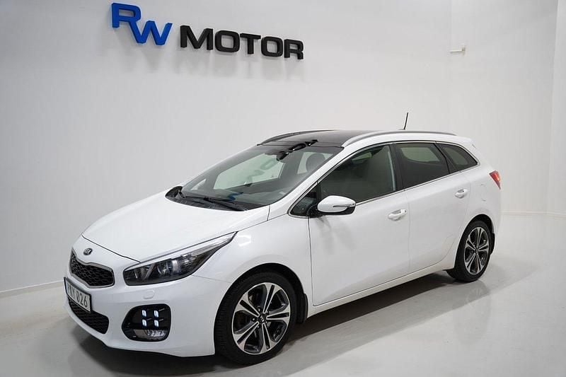 Vit Begagnad 2016 Kia Ceed Sportswagon GT-Line Kombi | 134 600 kr (Marknadspris) - Bild 1/4