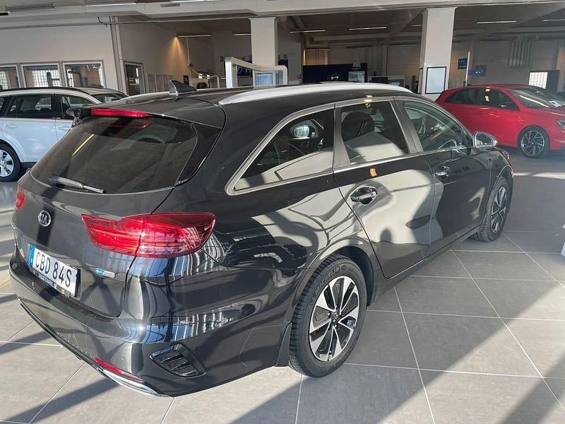 Begagnad Kia Ceed Sportswagon 141 HK (103 kW) 2021 Svart Kombi