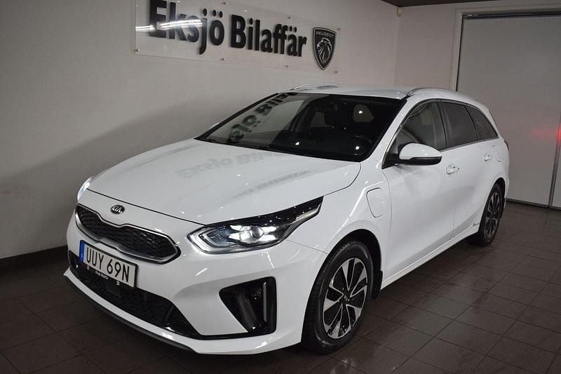 Vit Begagnad 2021 Kia Ceed Sportswagon Kombi | 179 500 kr (Superpris) - Bild 1/4